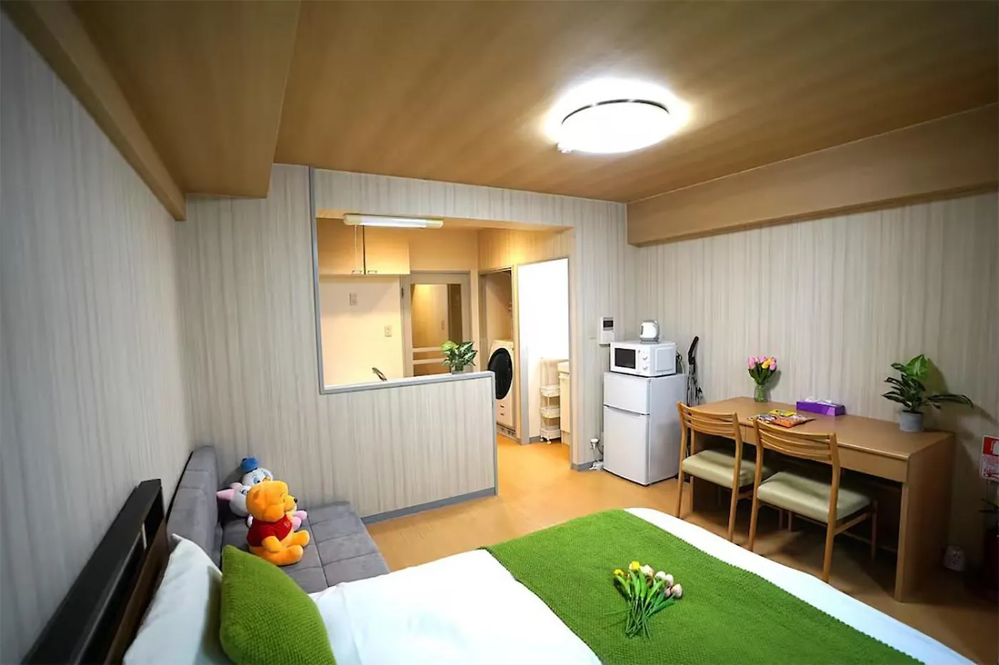 Room 204 Nishi-Shinjuku Gochome 9 Minutes Walk 40 Square Meters Sleeps Up To 6 People Tokyo Apartment