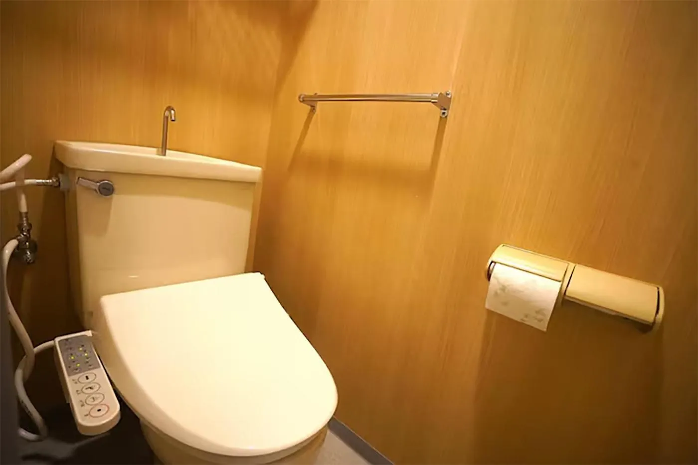 Room 204 Nishi-Shinjuku Gochome 9 Minutes Walk 40 Square Meters Sleeps Up To 6 People Tokyo Apartment